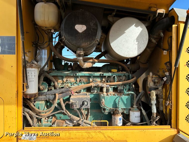 image for item NU9332 2004 Volvo  G726B motor grader