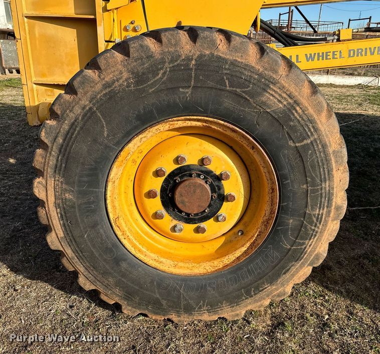 image for item NU9332 2004 Volvo  G726B motor grader