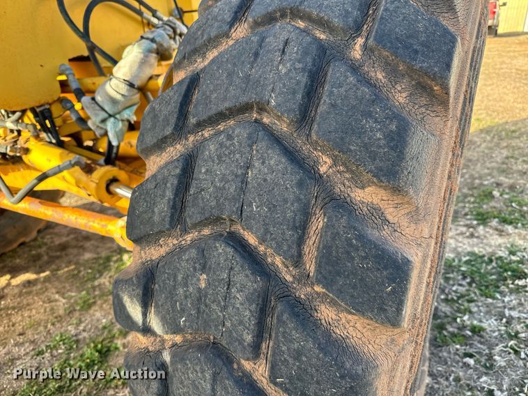 image for item NU9332 2004 Volvo  G726B motor grader