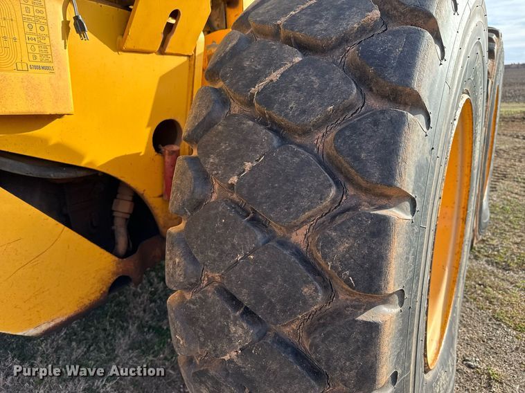 image for item NU9332 2004 Volvo  G726B motor grader