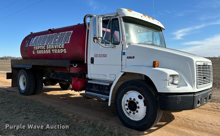 image for item NU9333 2002 Freightliner FL70 vacuum truck