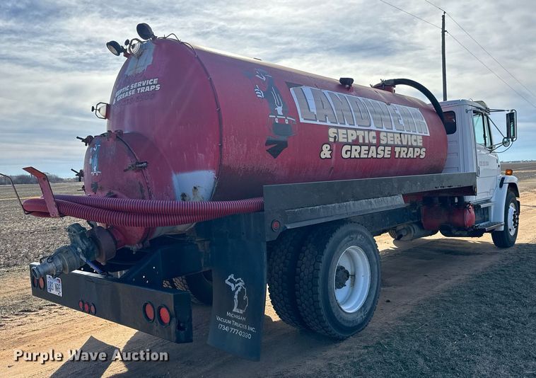 image for item NU9333 2002 Freightliner FL70 vacuum truck