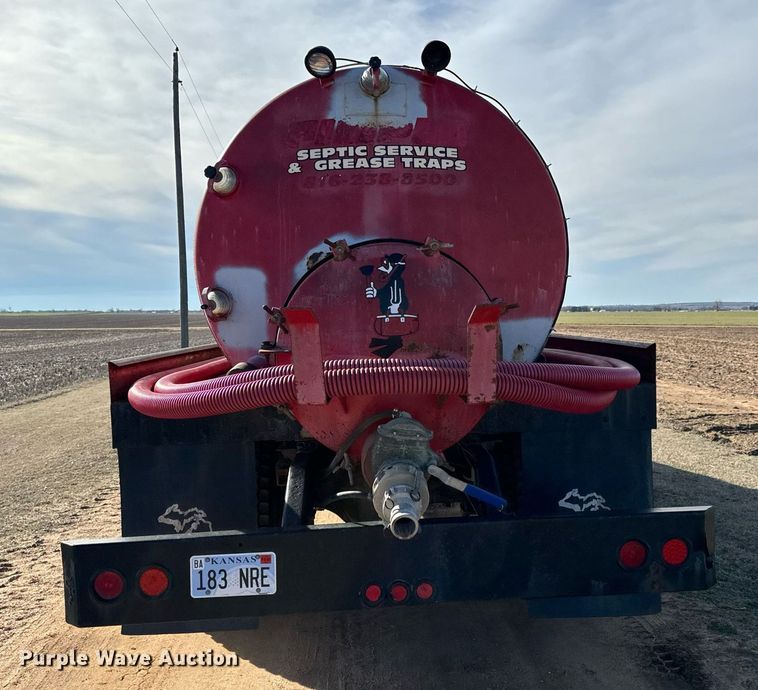 image for item NU9333 2002 Freightliner FL70 vacuum truck