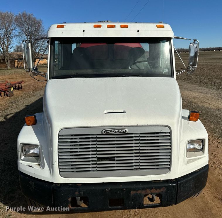 image for item NU9333 2002 Freightliner FL70 vacuum truck