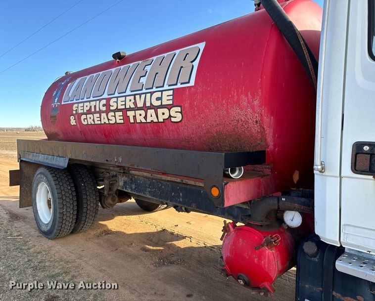 image for item NU9333 2002 Freightliner FL70 vacuum truck