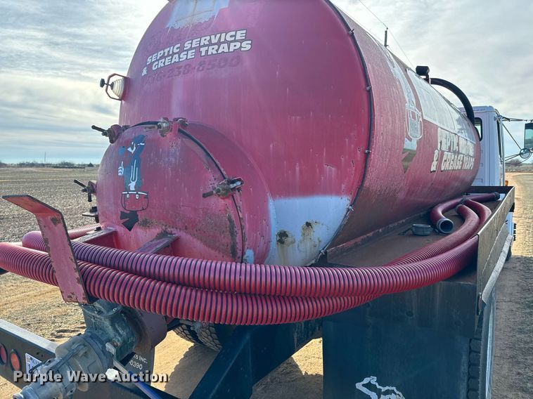 image for item NU9333 2002 Freightliner FL70 vacuum truck