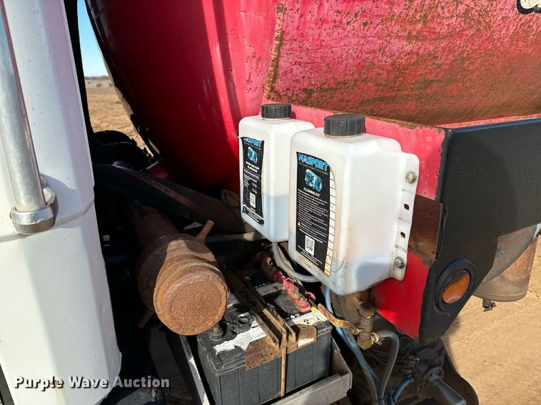 image for item NU9333 2002 Freightliner FL70 vacuum truck