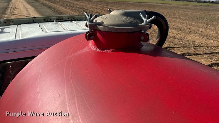 image for item NU9333 2002 Freightliner FL70 vacuum truck