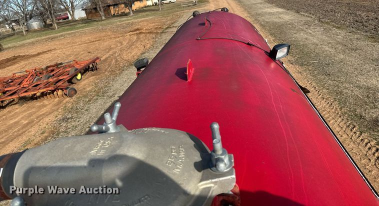 image for item NU9333 2002 Freightliner FL70 vacuum truck