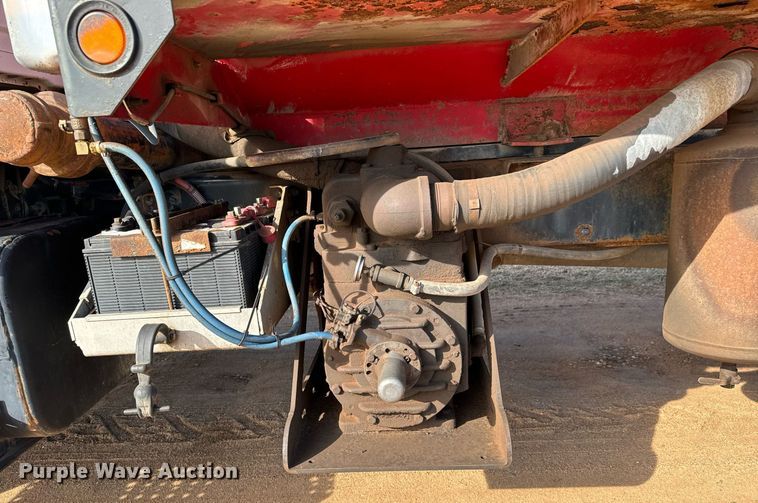 image for item NU9333 2002 Freightliner FL70 vacuum truck