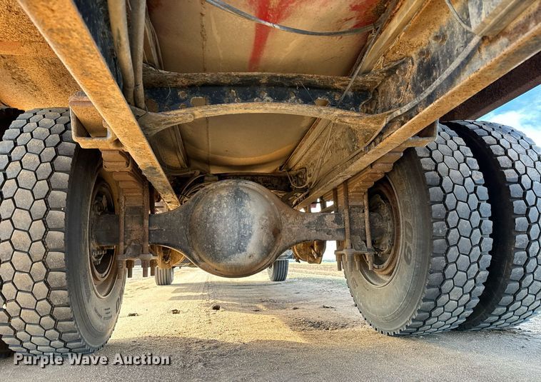 image for item NU9333 2002 Freightliner FL70 vacuum truck