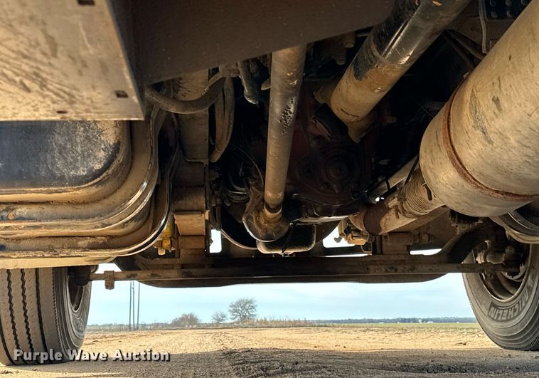 image for item NU9333 2002 Freightliner FL70 vacuum truck