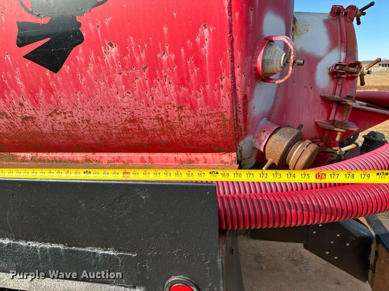 image for item NU9333 2002 Freightliner FL70 vacuum truck