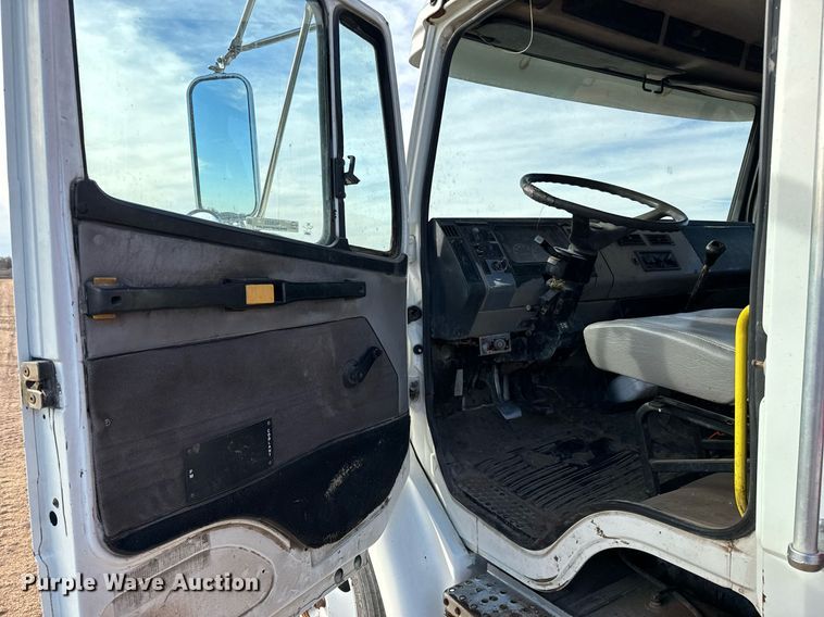 image for item NU9333 2002 Freightliner FL70 vacuum truck