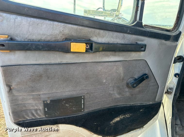 image for item NU9333 2002 Freightliner FL70 vacuum truck