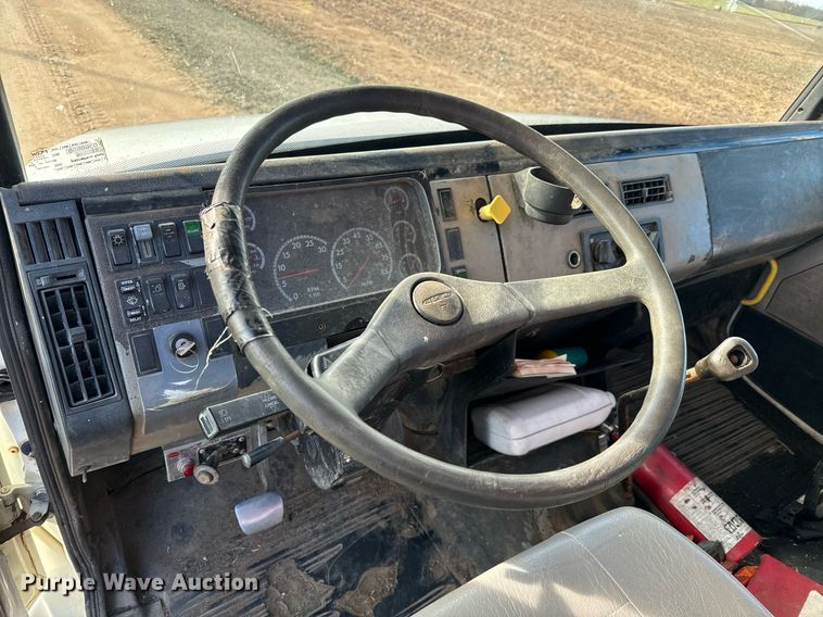 image for item NU9333 2002 Freightliner FL70 vacuum truck