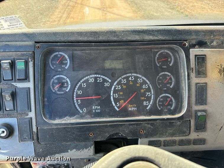 image for item NU9333 2002 Freightliner FL70 vacuum truck