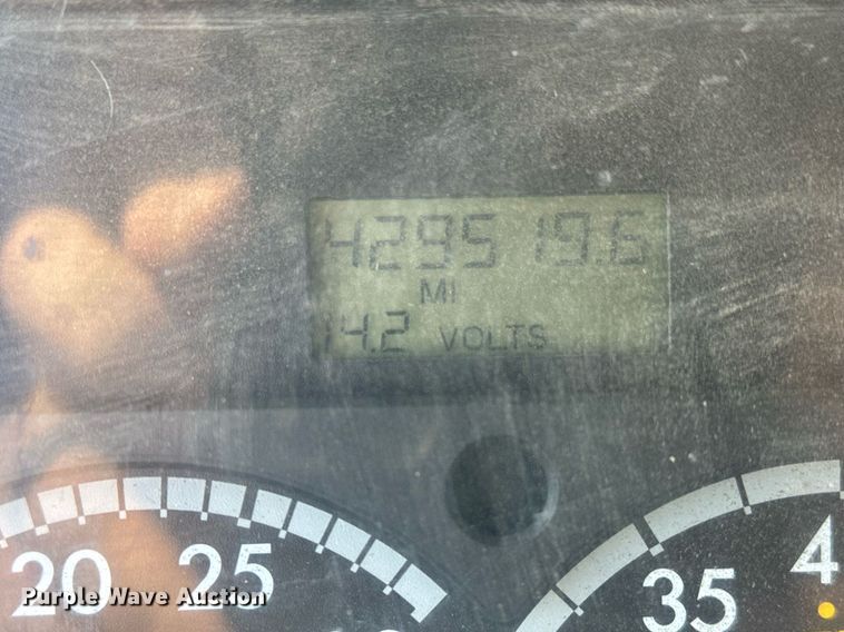 image for item NU9333 2002 Freightliner FL70 vacuum truck