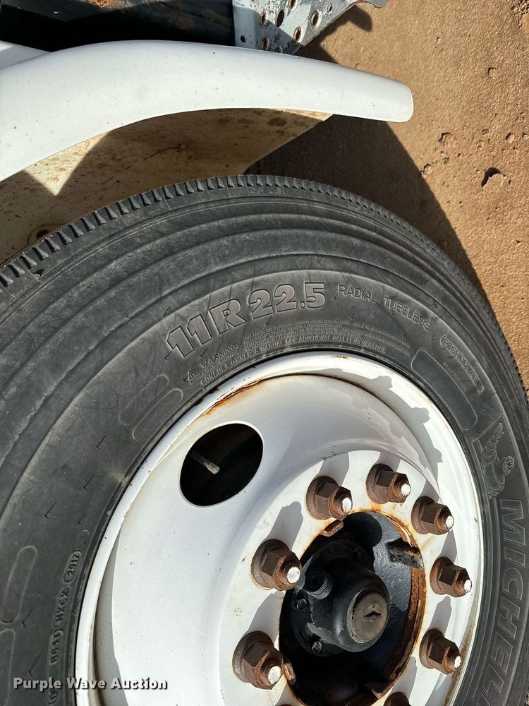 image for item NU9333 2002 Freightliner FL70 vacuum truck