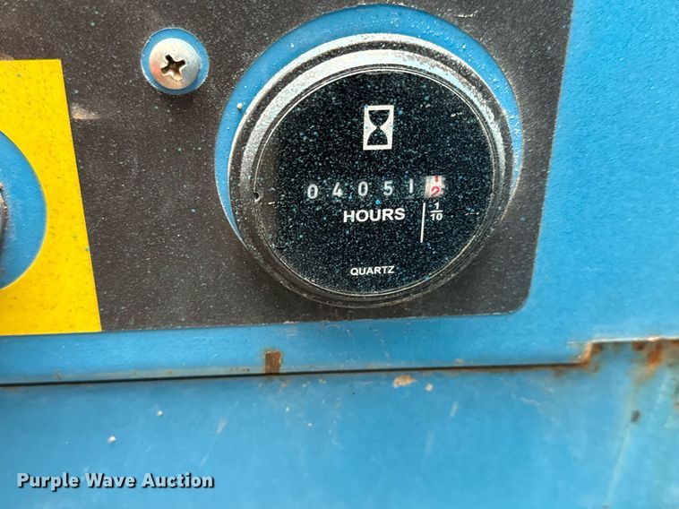 image for item NU9408 2004 Genie GS-4390 scissor lift