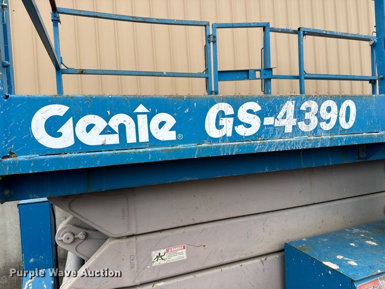 image for item NU9408 2004 Genie GS-4390 scissor lift