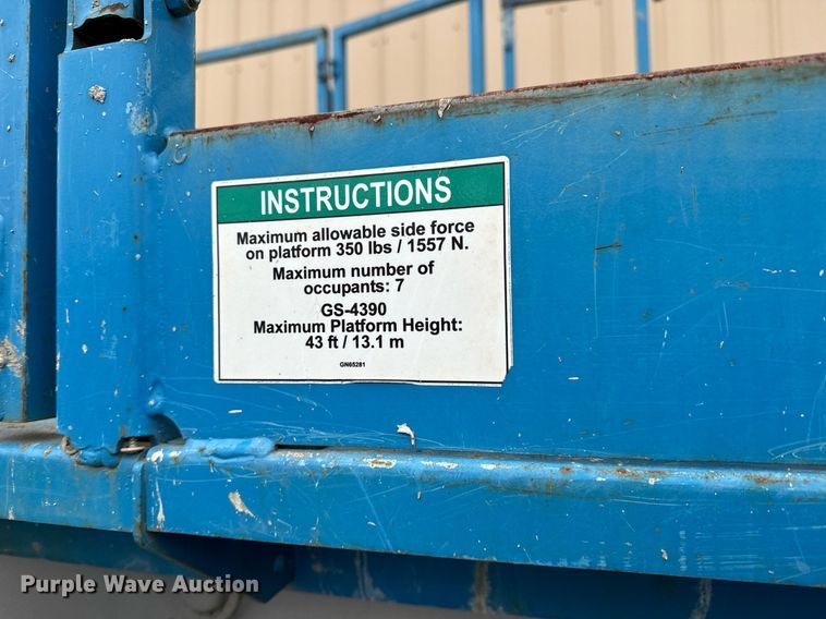 image for item NU9408 2004 Genie GS-4390 scissor lift