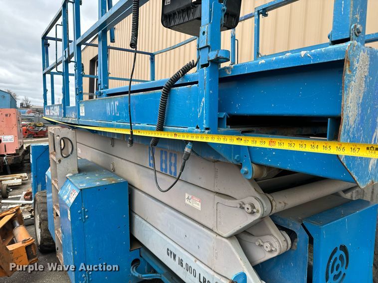 image for item NU9408 2004 Genie GS-4390 scissor lift