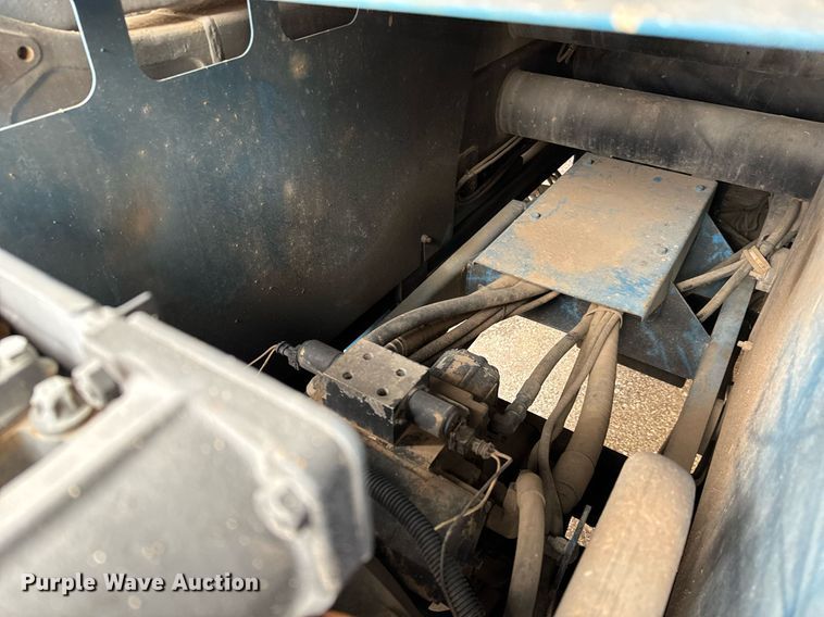 image for item NU9408 2004 Genie GS-4390 scissor lift