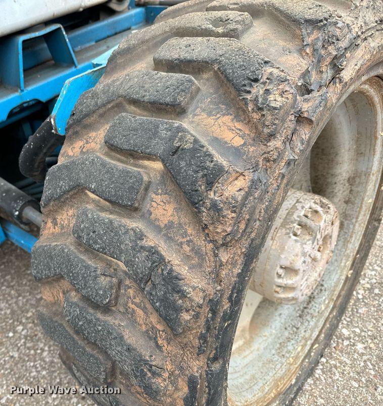 image for item NU9408 2004 Genie GS-4390 scissor lift