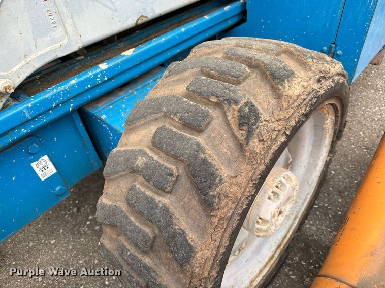 image for item NU9408 2004 Genie GS-4390 scissor lift