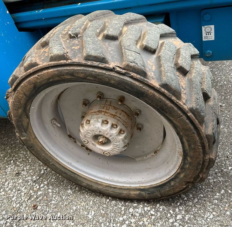 image for item NU9408 2004 Genie GS-4390 scissor lift