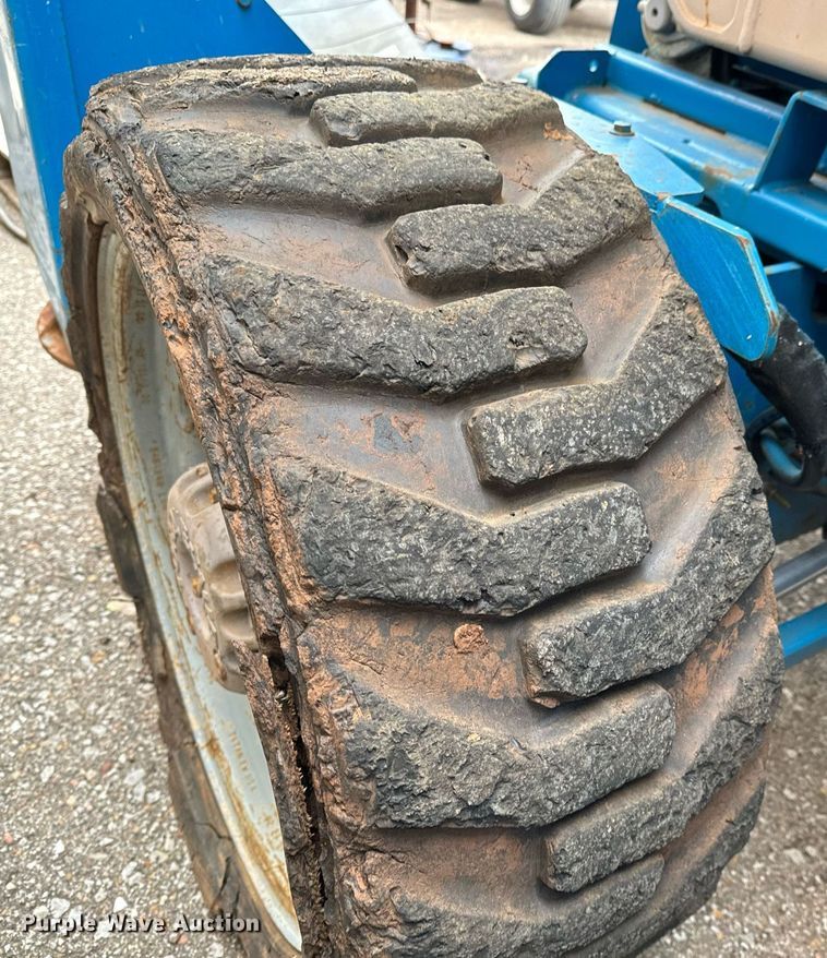 image for item NU9408 2004 Genie GS-4390 scissor lift