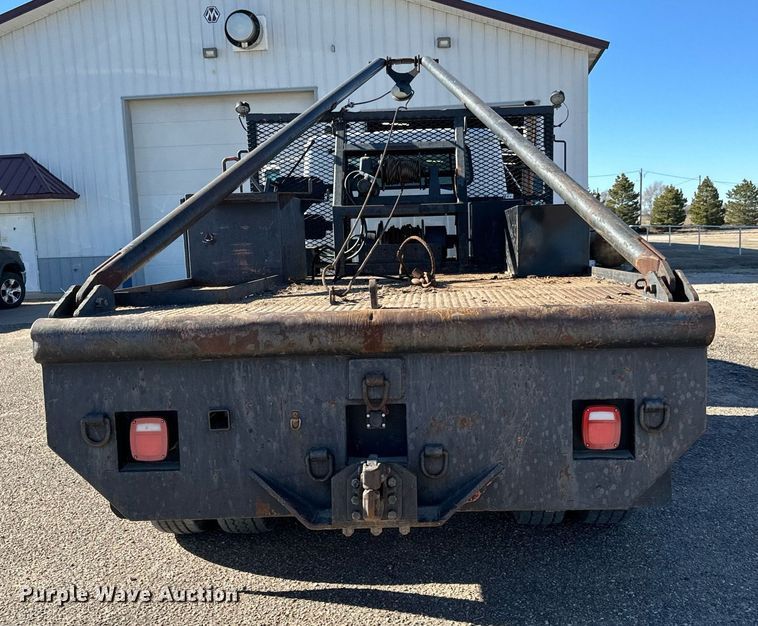 image for item NU9414 1996 International  4900 winch truck