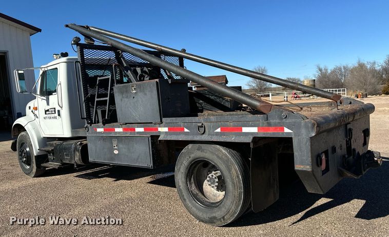 image for item NU9414 1996 International  4900 winch truck