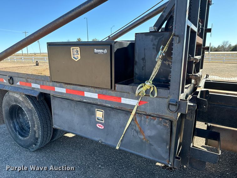 image for item NU9414 1996 International  4900 winch truck