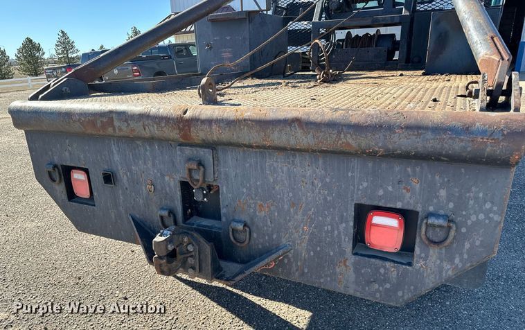 image for item NU9414 1996 International  4900 winch truck