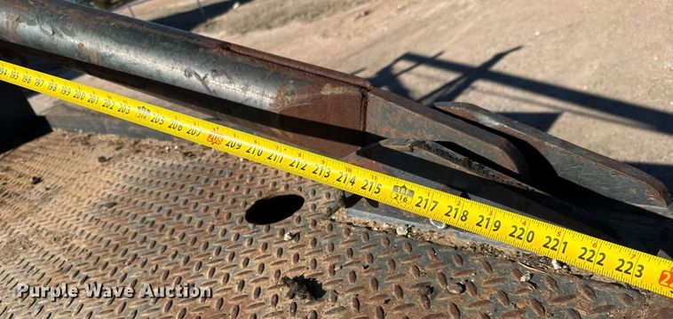 image for item NU9414 1996 International  4900 winch truck