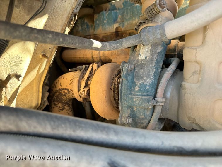 image for item NU9414 1996 International  4900 winch truck