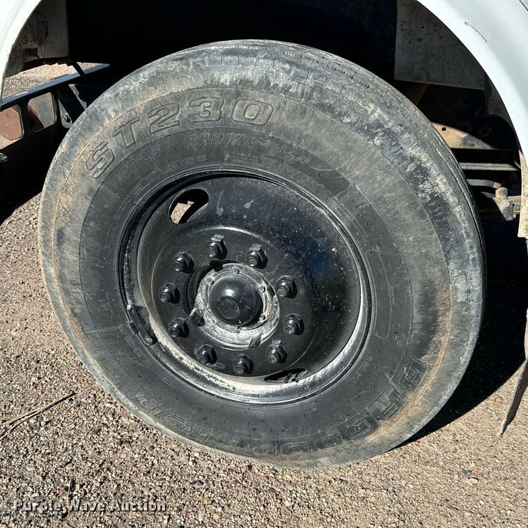 image for item NU9414 1996 International  4900 winch truck