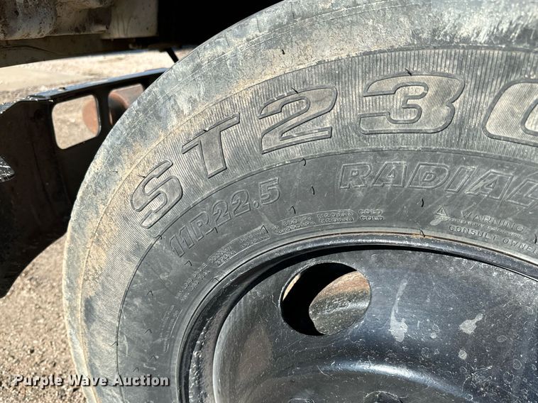 image for item NU9414 1996 International  4900 winch truck