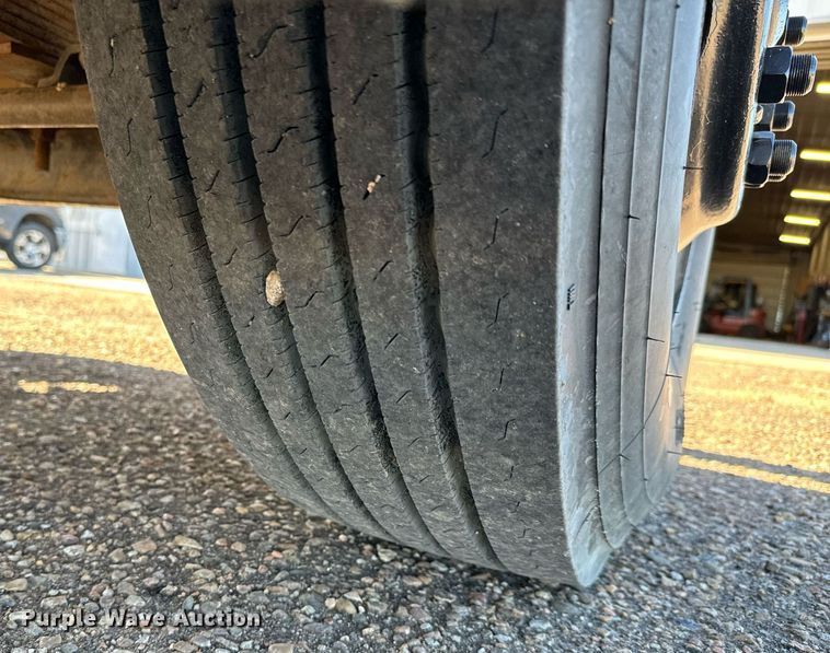 image for item NU9414 1996 International  4900 winch truck