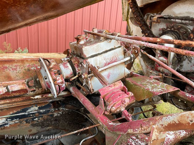 image for item NZ9004 1970 Diamond Reo ready mix truck