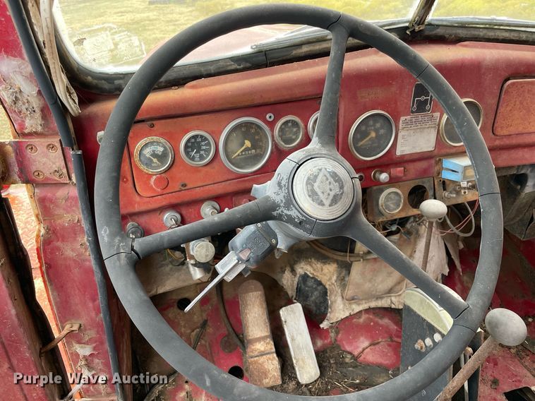 image for item NZ9004 1970 Diamond Reo ready mix truck