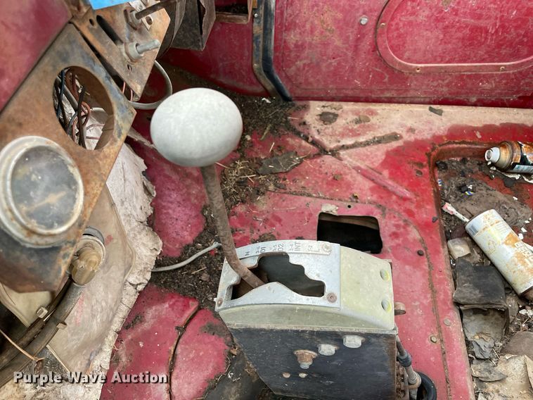 image for item NZ9004 1970 Diamond Reo ready mix truck