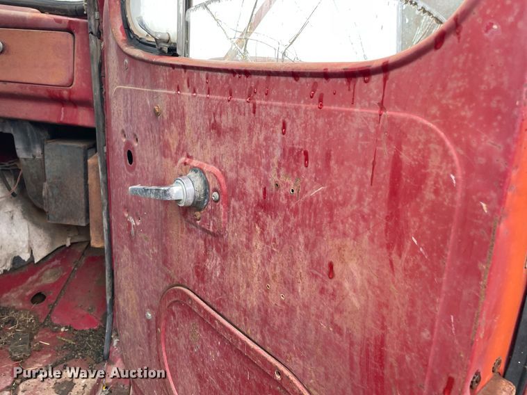 image for item NZ9004 1970 Diamond Reo ready mix truck