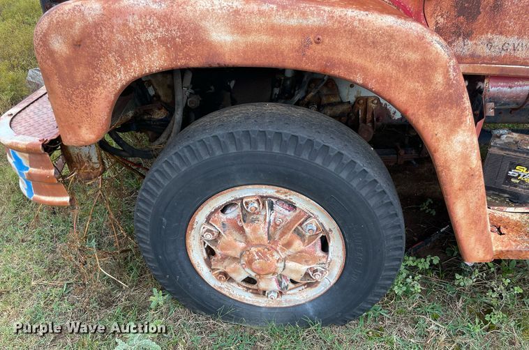 image for item NZ9004 1970 Diamond Reo ready mix truck