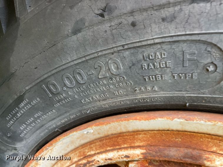 image for item NZ9004 1970 Diamond Reo ready mix truck