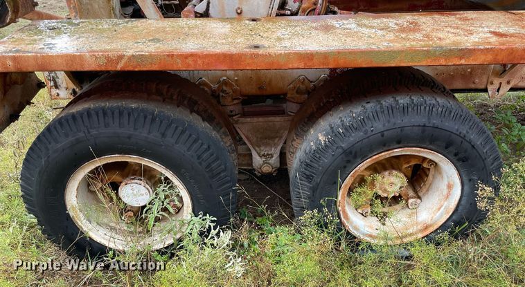 image for item NZ9004 1970 Diamond Reo ready mix truck