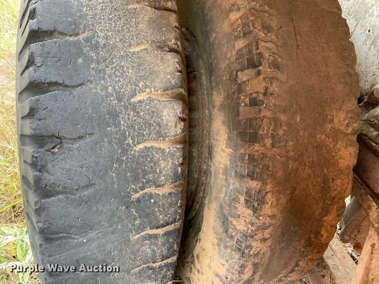 image for item NZ9004 1970 Diamond Reo ready mix truck