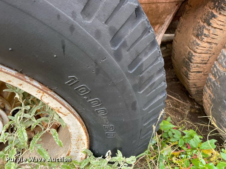 image for item NZ9004 1970 Diamond Reo ready mix truck